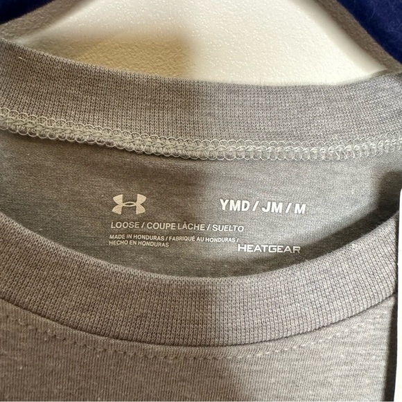 NWT Under Armour kids  graphic T-shirt - Picture 5 of 8